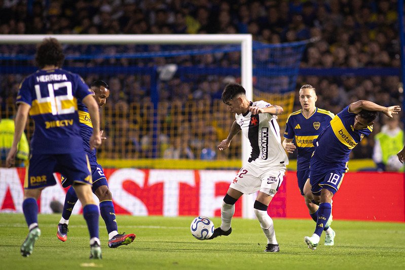 TERÇA: Onde assistir Vasco x Boca Juniors, PSG x Barcelona e muito mais (20/10/2026)