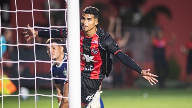 SÁBADO: Onde assistir Coritiba x Vitória, Vila Nova x Juventude e muito mais (31/10/2026)